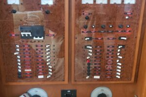 8822083_20230421203951016_1_XLARGE