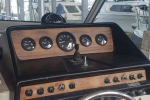 Chris-Craft 28 Cruiser-16