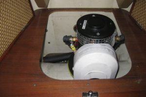 Chris-Craft 28 Cruiser-32